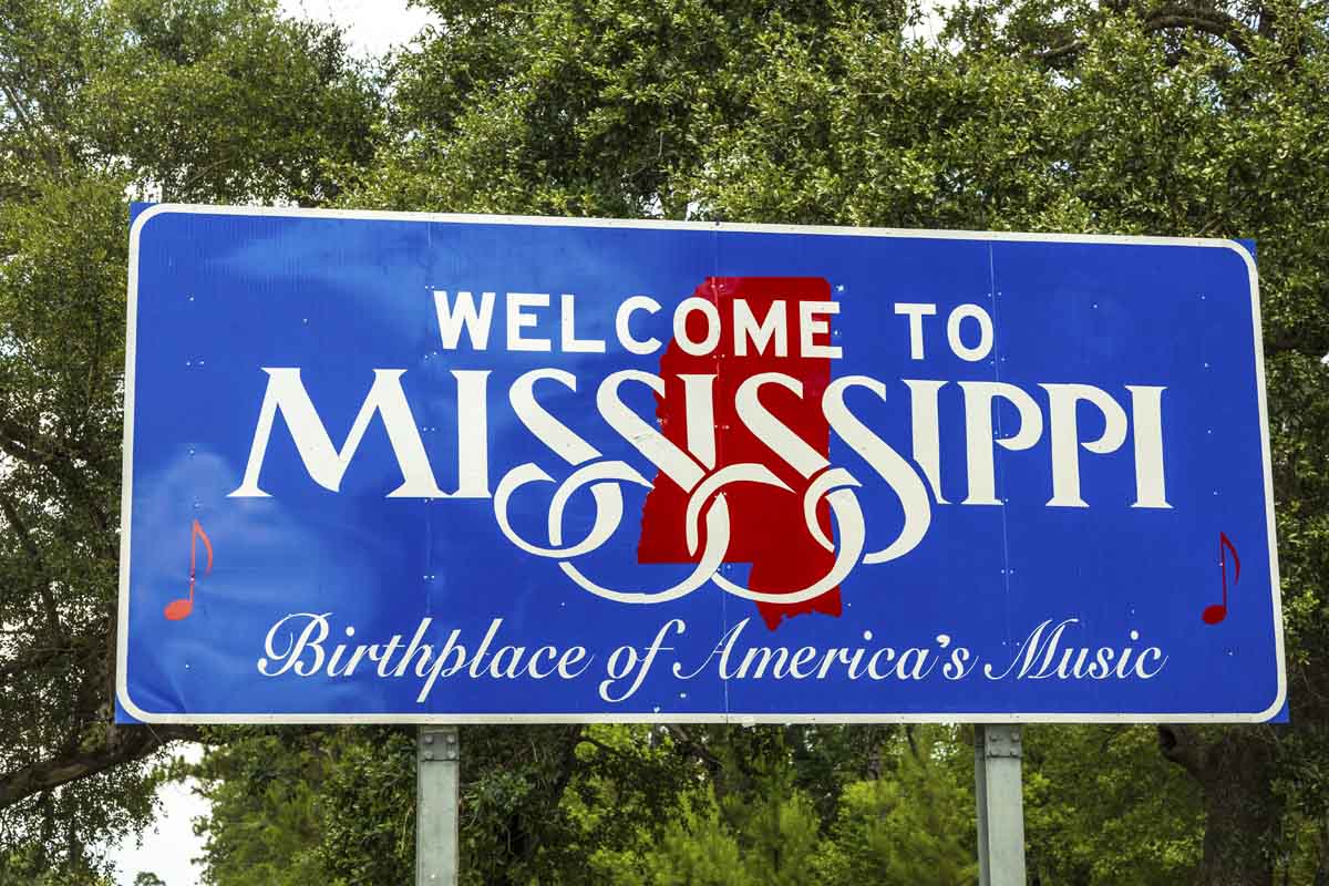 What services are offered at the Mississippi unemployment office?