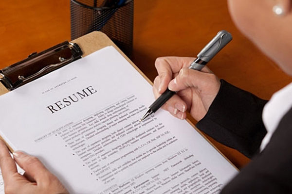 How to hand in your resume