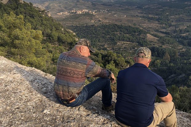 Marine Corps veterans James Conway and Blaine Scott enjoying a quiet moment in the outdoors. (Photo: Ho Lin)
