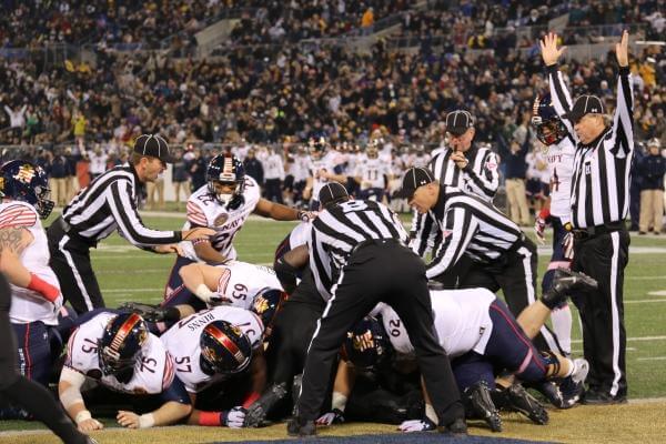 Navy quarterback Keenan Reynolds scored the winning touchdown to beat Army. (Military.com/Steve Whitman)