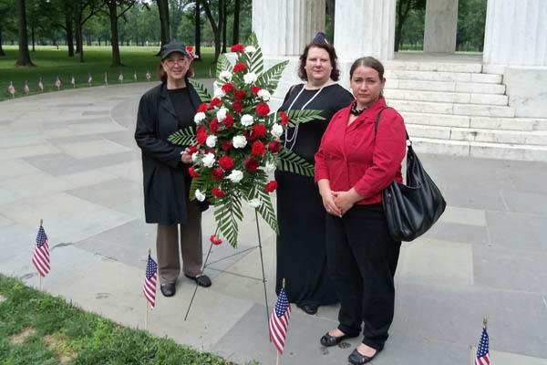 Melinda Tomaino, president of the American Legion auxiliary at the Kenneth H. Nash Post 8 in Washington, D.C., and Post members Barbara Rich and Alicia Fannuth, placed two wreaths at the District of Columbia’s World War I Memorial. Richard Sisk photo