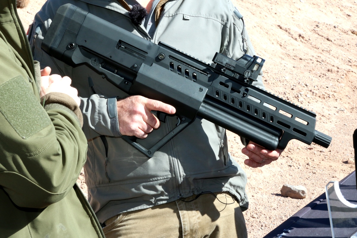 israel-weapon-industries-shows-off-sci-fi-looking-shotgun-military