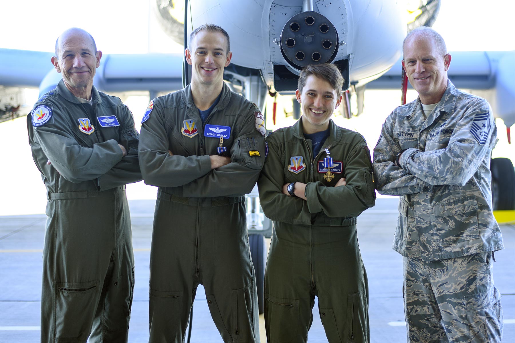 Two A-10 Pilots Awarded Distinguished Flying Cross for ISIS Fight ...