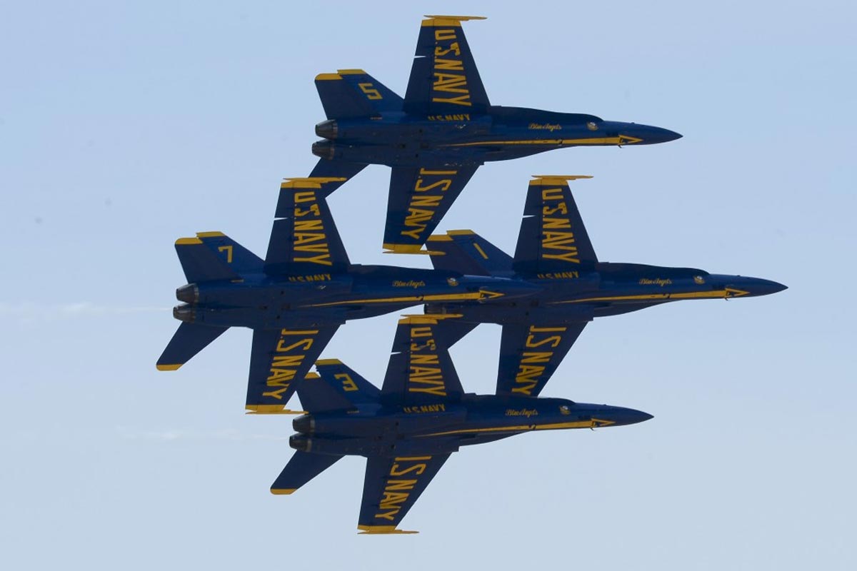 U.S. Navy Flight Demonstration Squadron • The Blue Angels • Chicago Air