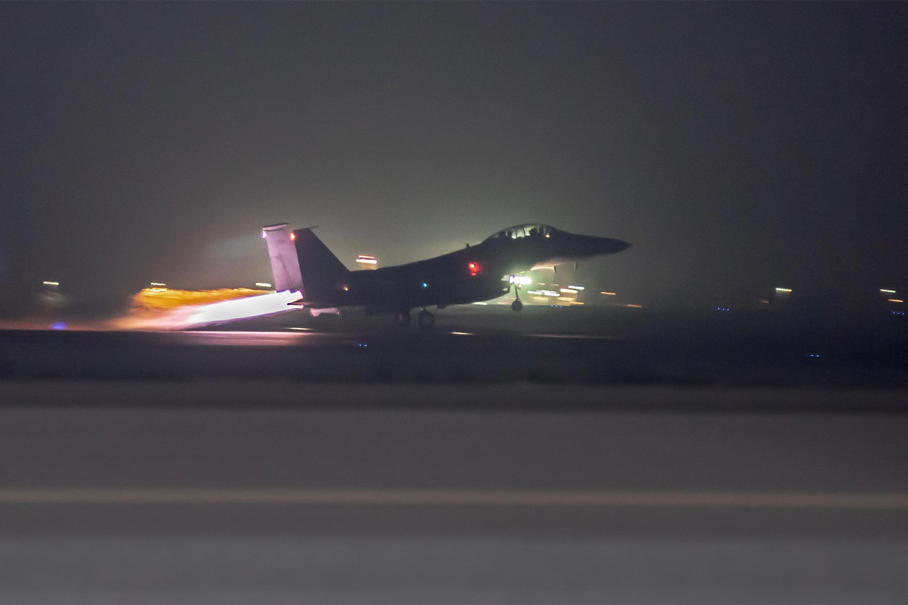 The Air Force Just Dropped 80,000 Pounds of Bombs on Island 'Infested' with ISIS Fighters