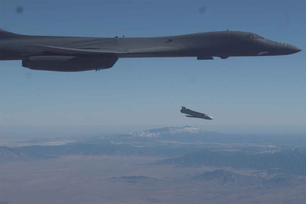 Air Force Takes Next Step In Efforts To Ready B 1 For Future Hypersonic Missiles Military Com