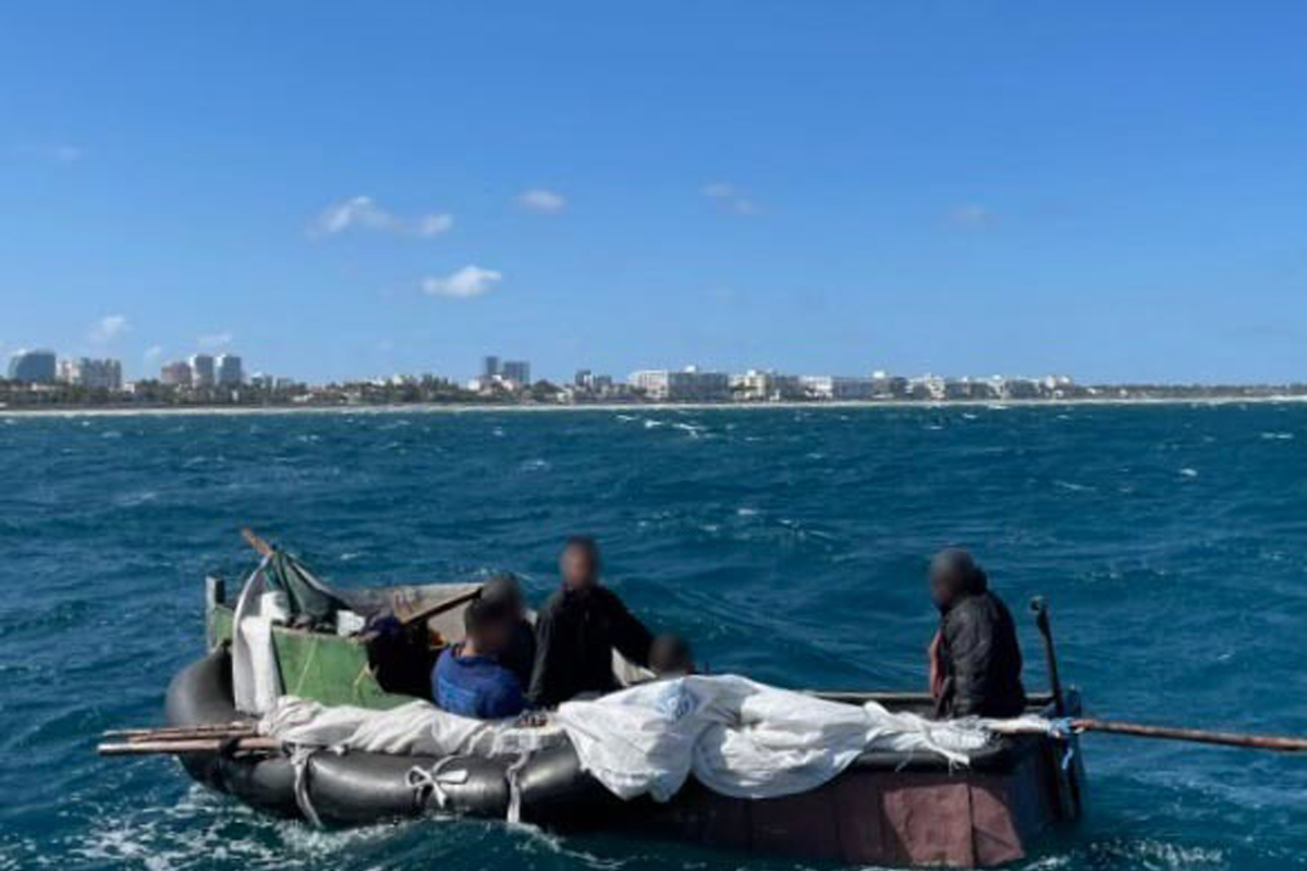 Cubans 16 Day Raft Journey Ends Off Palm Beach County Coast Coast Guard Says Military Com