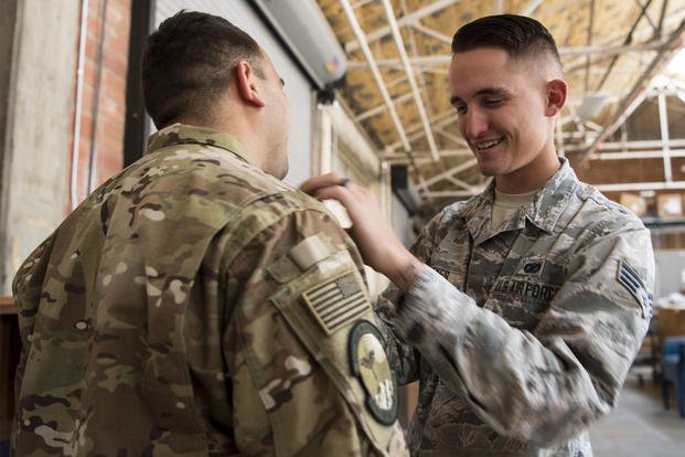 Recruits receive new Army uniforms as rollout continues > Defense Logistics  Agency > News Article View