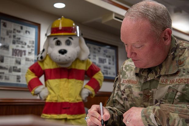 This Week’s Top Military Photos: Sparky Didn’t Threaten This Colonel … Allegedly