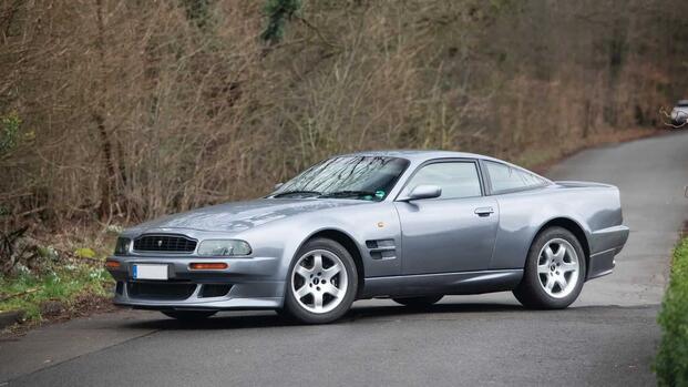 1998 Aston Martin Vantage V600 V8 front quarter
