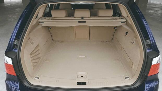 2007 BMW 530xi rear trunk