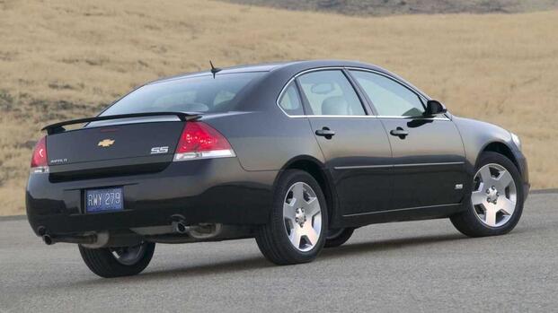 2006-2010 Chevrolet Impala SS V8 Black Rear Angle 3/4