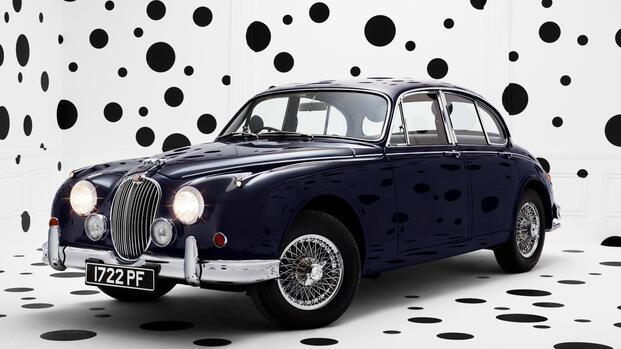 jaguar mkII front side