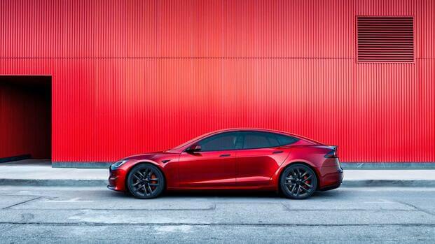 2025 Tesla Model S Plaid side