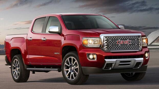 2017 GMC Canyon Denali front 3/4 red