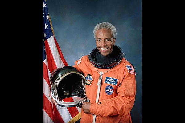 Official portrait of astronaut Guion S. Bluford. Bluford, a member of Astronaut Class 8 and the United States Air Force (USAF), poses in his launch and entry suit. (NASA photo)